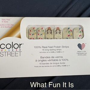 Color Street Festive Gold Nail Strips